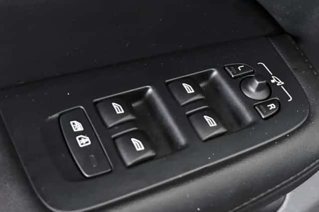 Volvo V60 (2023) thumbnail 31