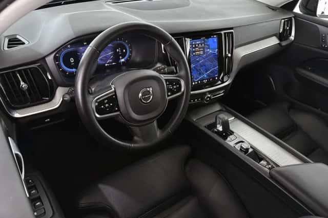 Volvo V60 (2023) thumbnail 5