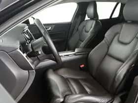 Volvo V60 (2023) thumbnail 6