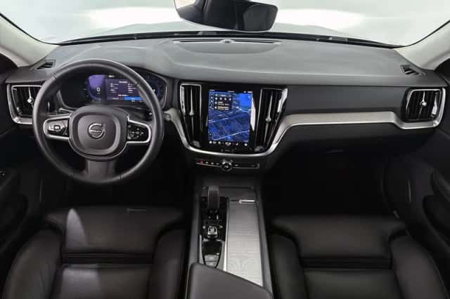 Volvo V60 (2023) thumbnail 7