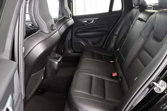 Volvo V60 (2023) thumbnail 8
