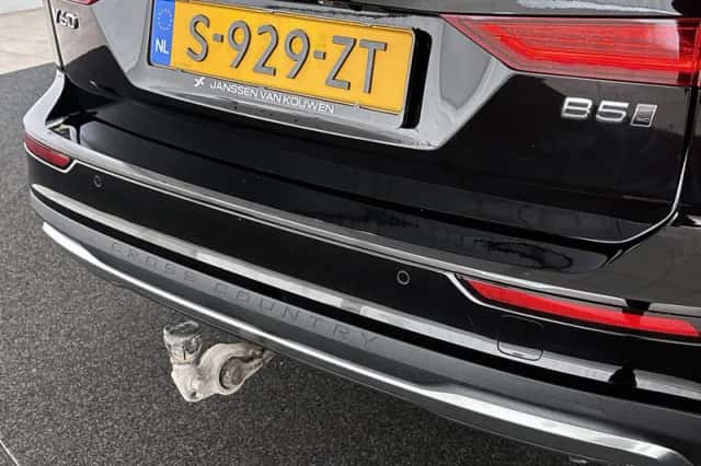 Volvo V60 (2023) thumbnail 10
