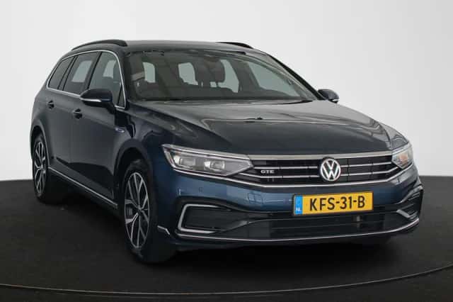 Volkswagen Passat (2020) thumbnail 2