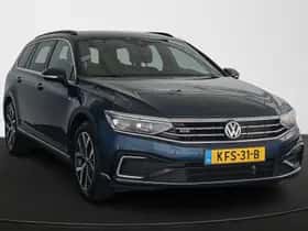 Volkswagen Passat (2020) thumbnail 2
