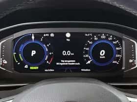 Volkswagen Passat (2020) thumbnail 11