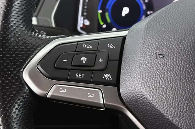 Volkswagen Passat (2020) thumbnail 32