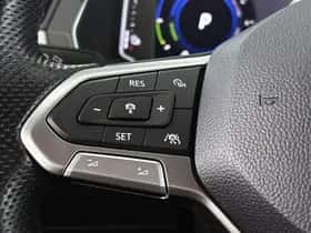 Volkswagen Passat (2020) thumbnail 32