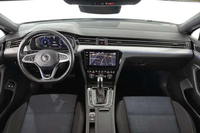 Volkswagen Passat (2020) thumbnail 7