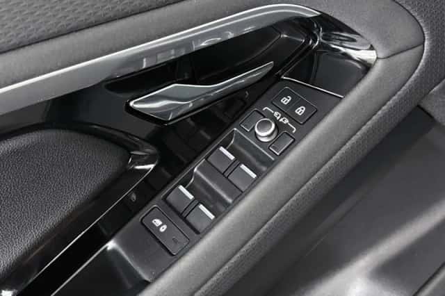 Land Rover Range Rover Evoque (2021) thumbnail 29