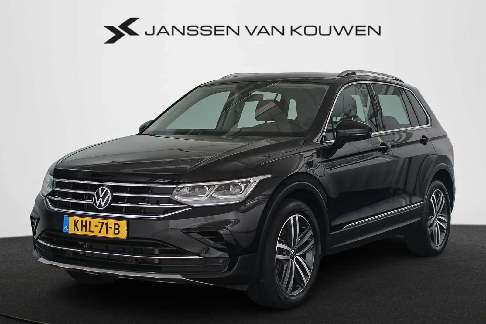 Volkswagen Tiguan (2022) — foto 1