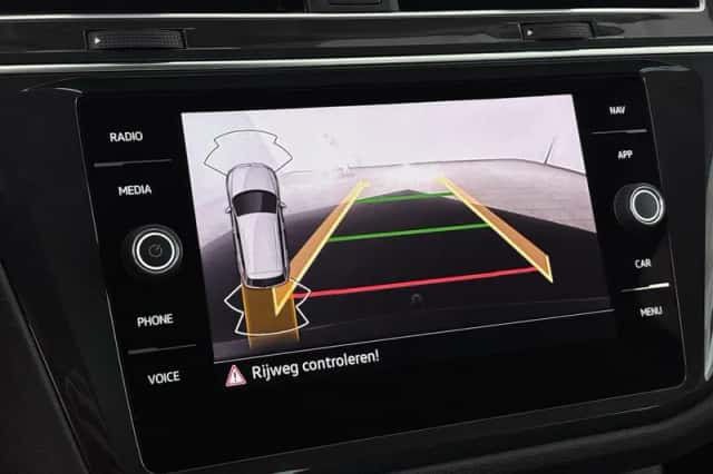 Volkswagen Tiguan (2022) thumbnail 17