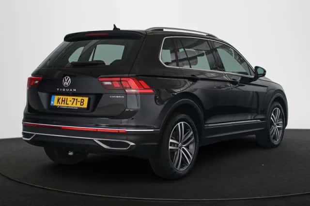 Volkswagen Tiguan (2022) thumbnail 3