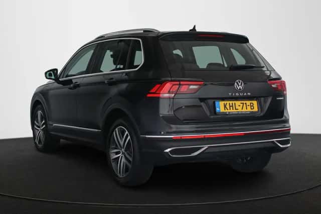 Volkswagen Tiguan (2022) thumbnail 4