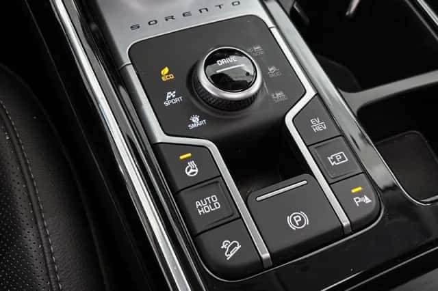 Kia Sorento (2023) thumbnail 24