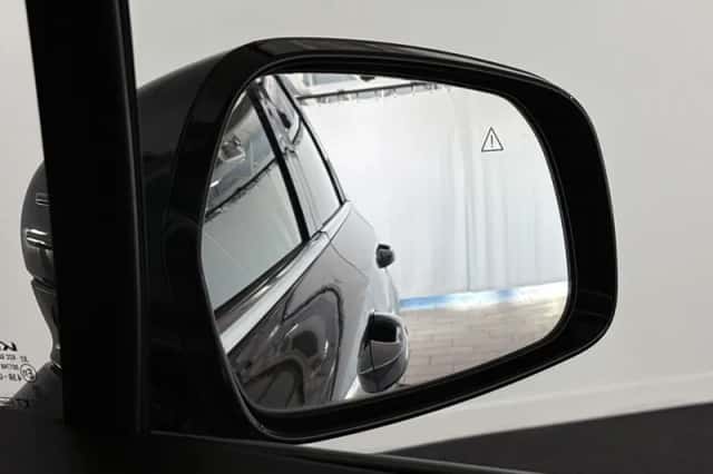 Kia Sorento (2023) thumbnail 30