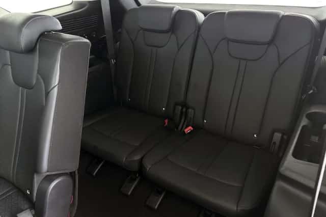 Kia Sorento (2023) thumbnail 42