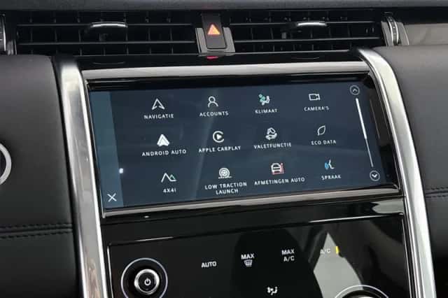 Land Rover Discovery Sport (2021) thumbnail 14