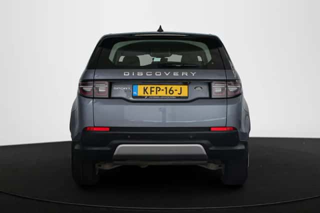 Land Rover Discovery Sport (2021) thumbnail 16