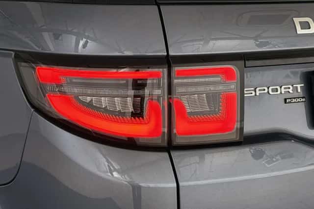 Land Rover Discovery Sport (2021) thumbnail 24