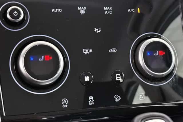 Land Rover Discovery Sport (2021) thumbnail 26