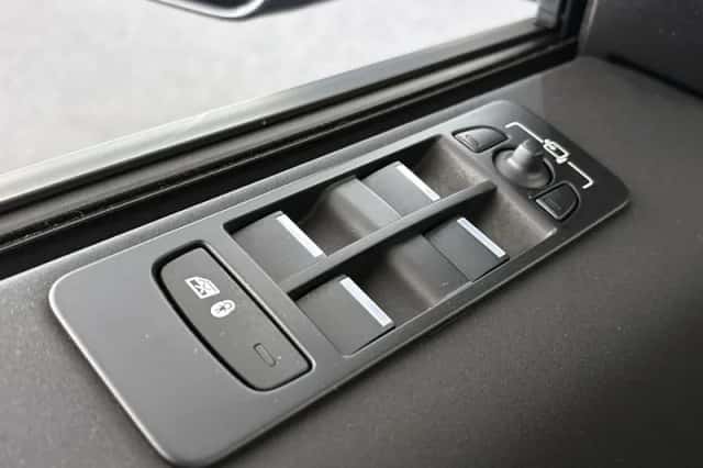 Land Rover Discovery Sport (2021) thumbnail 34