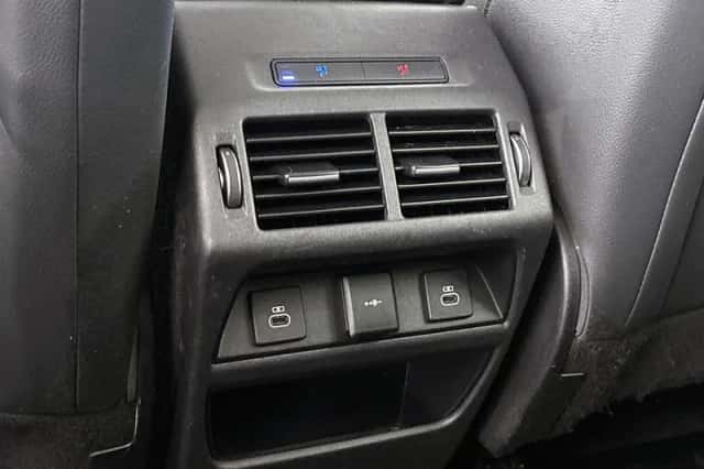 Land Rover Discovery Sport (2021) thumbnail 37