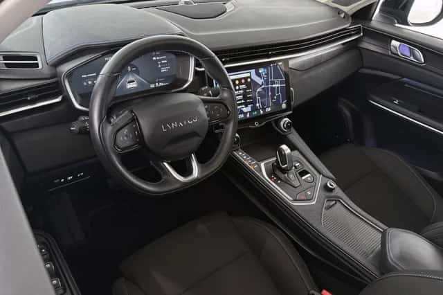 Lynk & Co 01 (2023) thumbnail 5