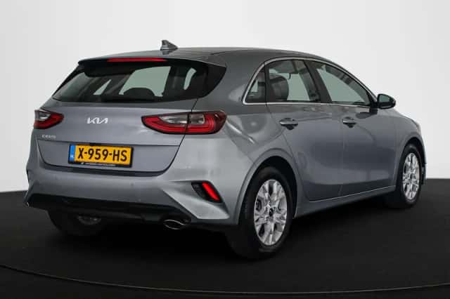 Kia Ceed (2023) thumbnail 3