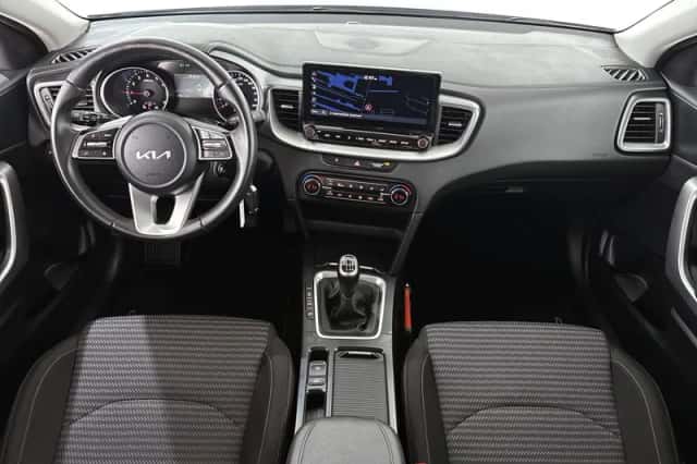 Kia Ceed (2023) thumbnail 7