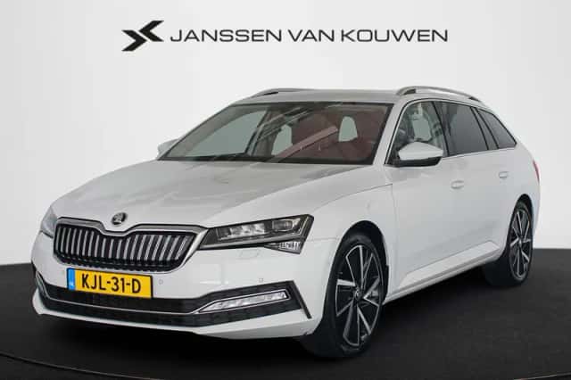 Škoda Superb (2023)