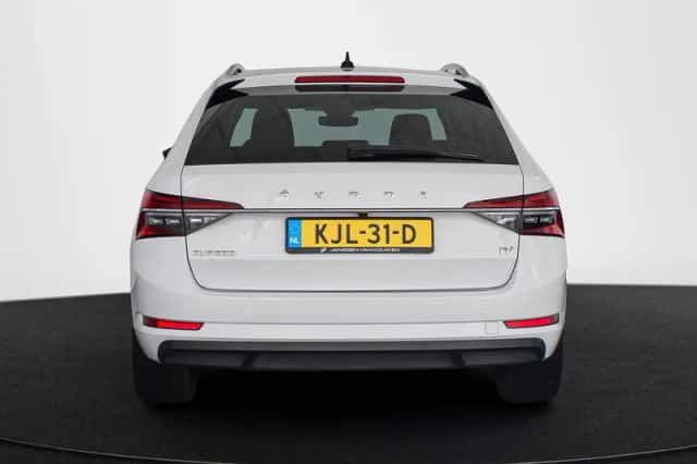 Škoda Superb (2023) thumbnail 16