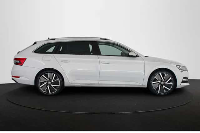 Škoda Superb (2023) thumbnail 36