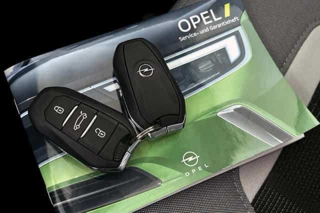 Opel Mokka-e (2022) thumbnail 24