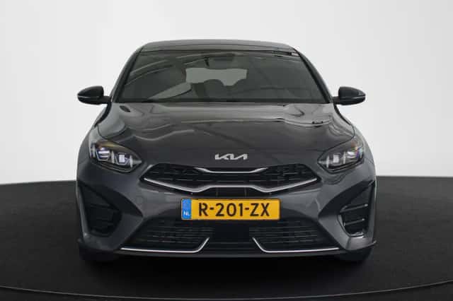 Kia Proceed (2022) thumbnail 14