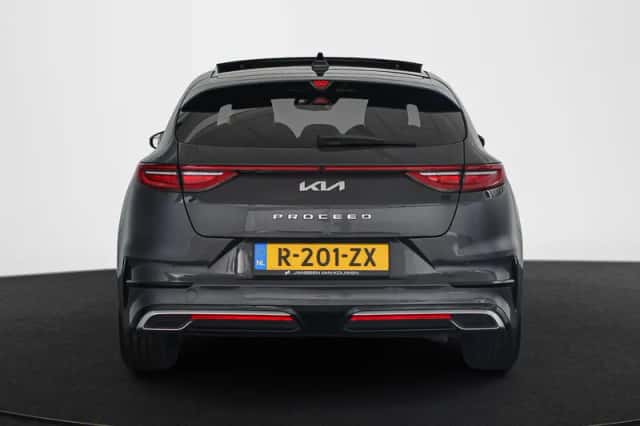 Kia Proceed (2022) thumbnail 15