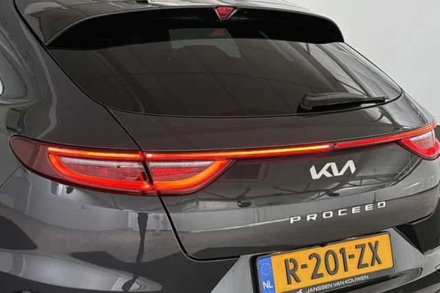 Kia Proceed (2022) thumbnail 20