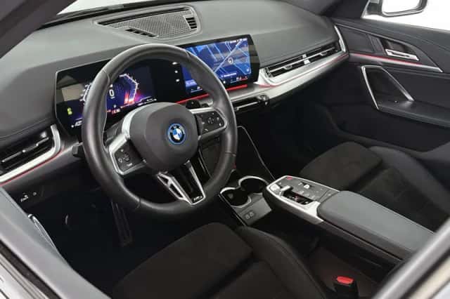BMW X1 (2024) thumbnail 5