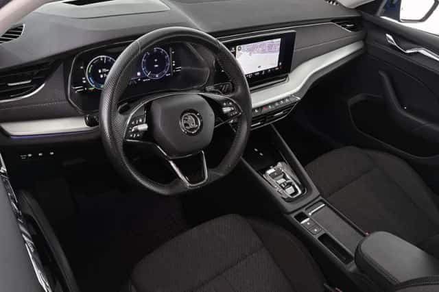 Škoda Octavia (2022) thumbnail 5