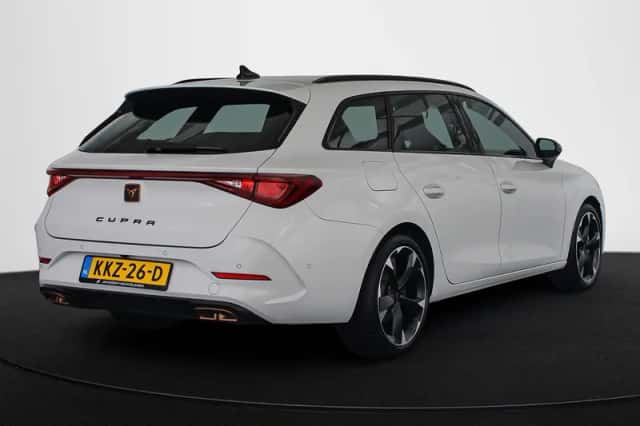 CUPRA Leon Sportstourer (2024) thumbnail 3