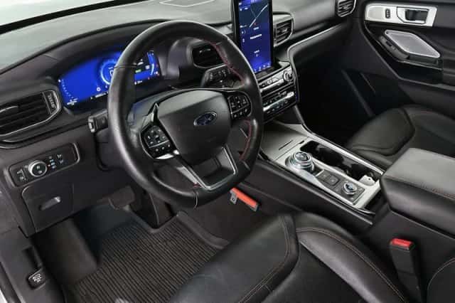 Ford Explorer (2022) thumbnail 5