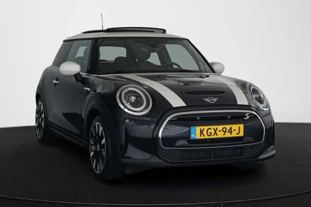 MINI Electric (2023) thumbnail 2