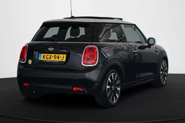 MINI Electric (2023) thumbnail 3
