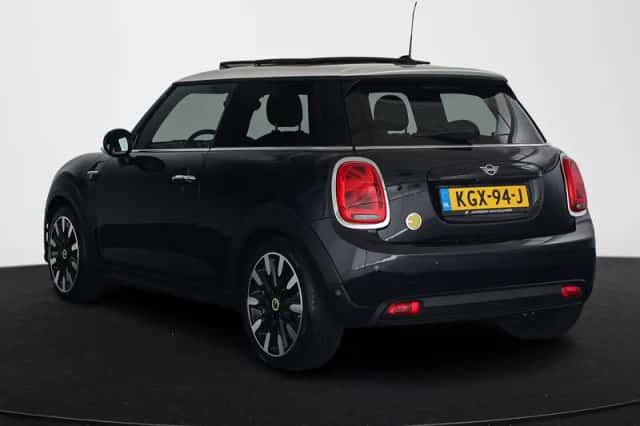 MINI Electric (2023) thumbnail 4
