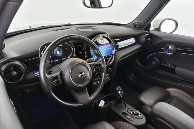 MINI Electric (2023) thumbnail 5