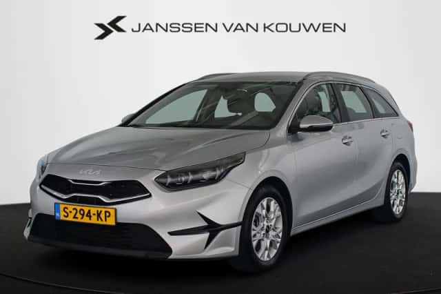 Kia Ceed Sportswagon (2023) thumbnail 1