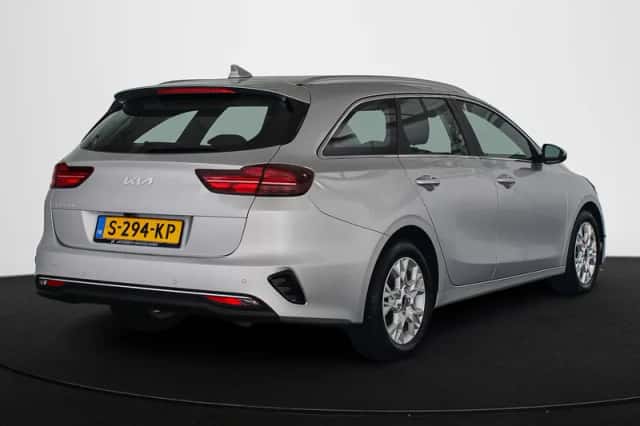 Kia Ceed Sportswagon (2023) thumbnail 3