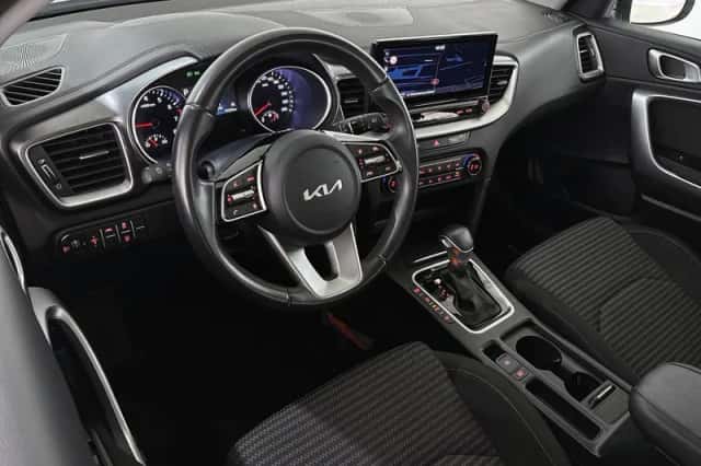 Kia Ceed Sportswagon (2023) thumbnail 5
