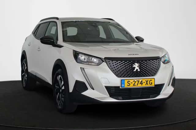 Peugeot 2008 (2023) thumbnail 2