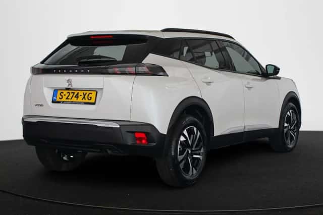 Peugeot 2008 (2023) thumbnail 3