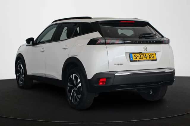 Peugeot 2008 (2023) thumbnail 4